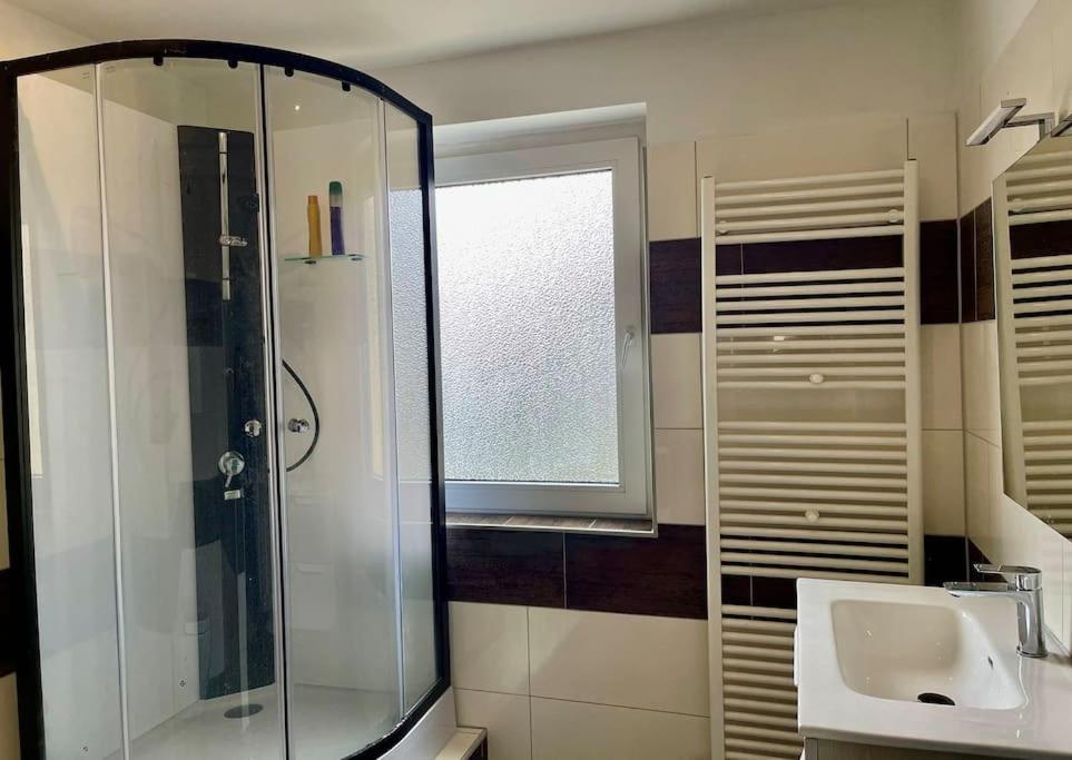 Duesseldorf Messe And Airport, 2-Bedroom Apartment With Kitchen And Garden Duisburgo Esterno foto