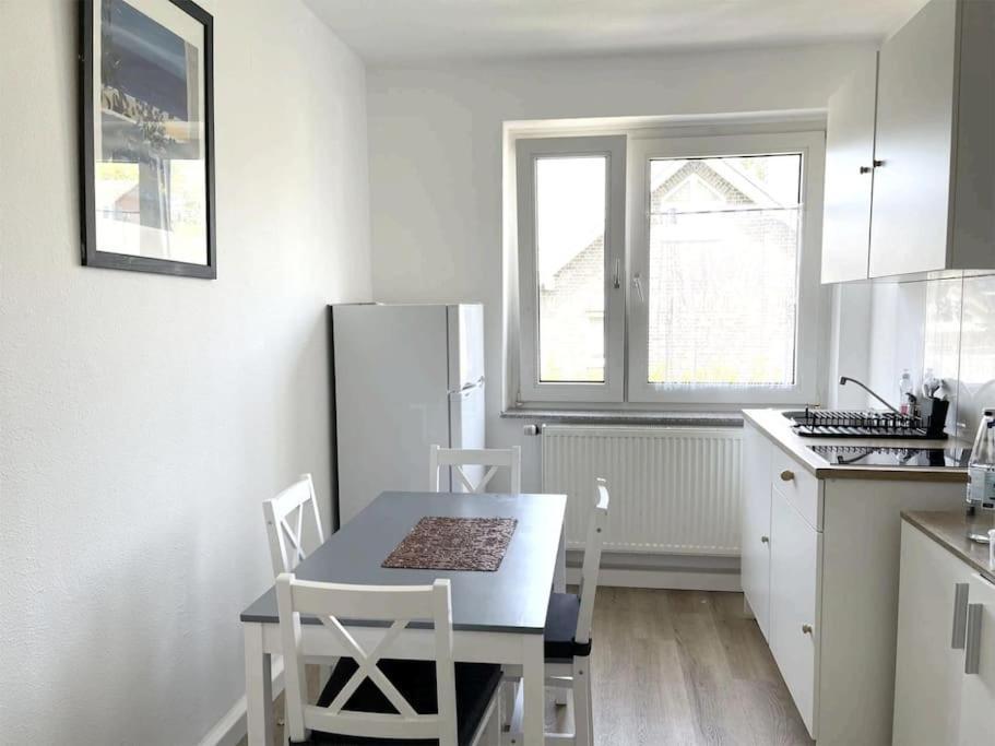 Duesseldorf Messe And Airport, 2-Bedroom Apartment With Kitchen And Garden Duisburgo Esterno foto